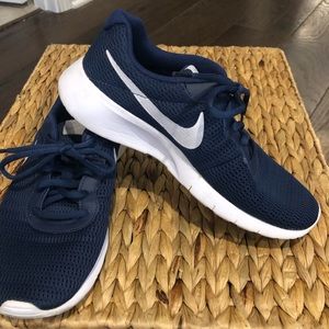 Ladies Nike sneakers size 8